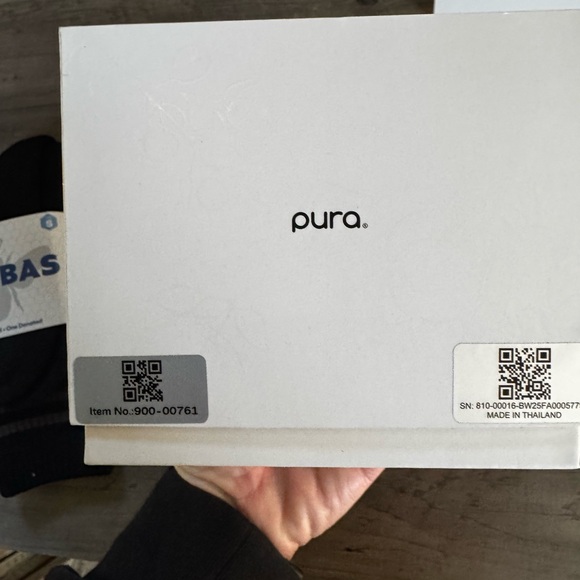 Pura V4 White Smart Fragrance Diffuser - Picture 5 of 8